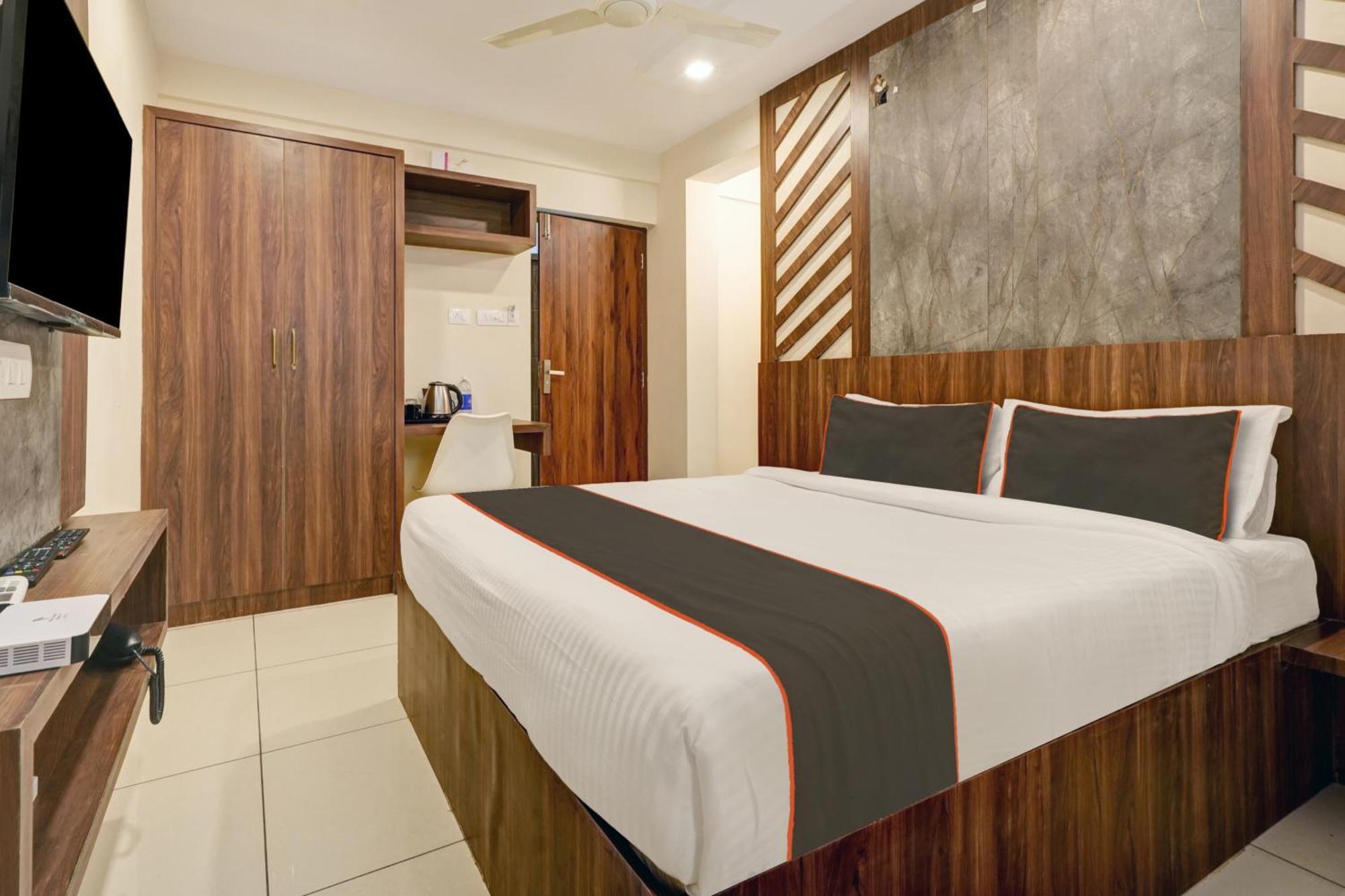 Gypsy Hotel Cusat Kochi Luaran gambar